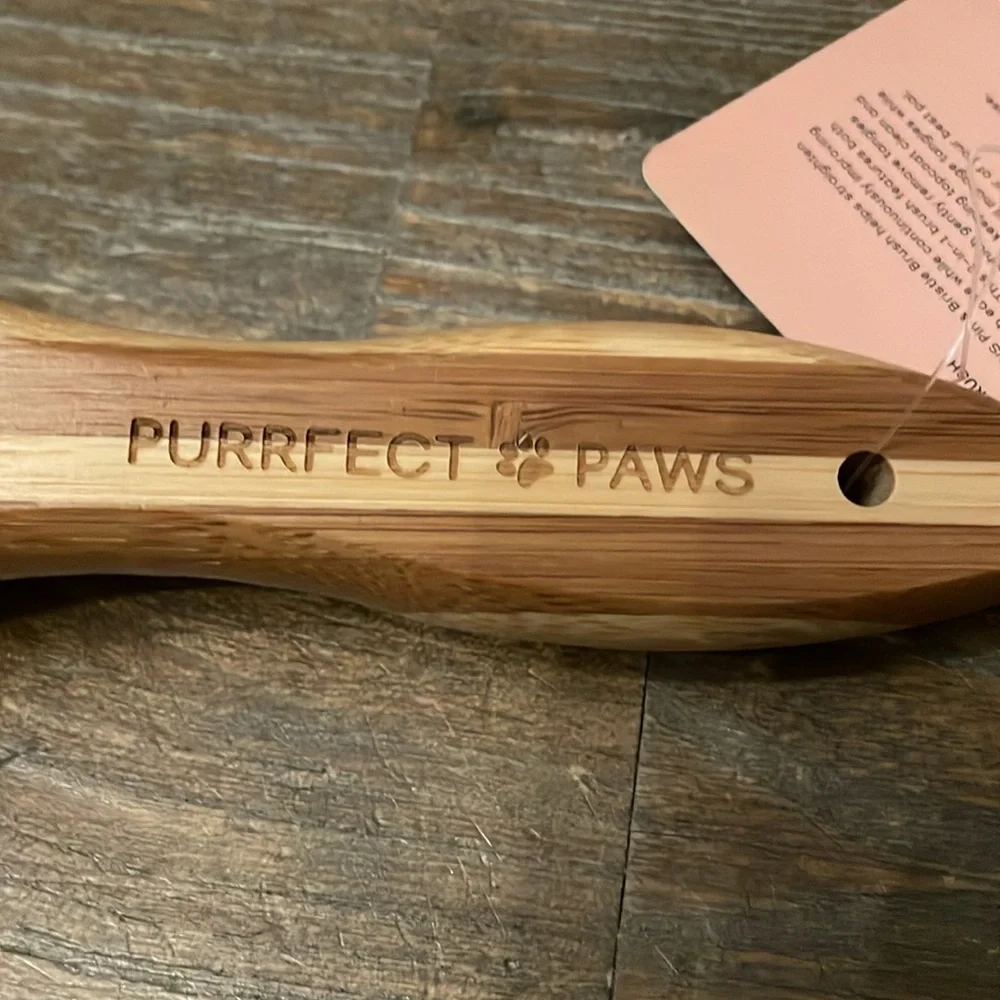 Bath & Body Works Perfect Paws Pin and Bristle Brush🖤